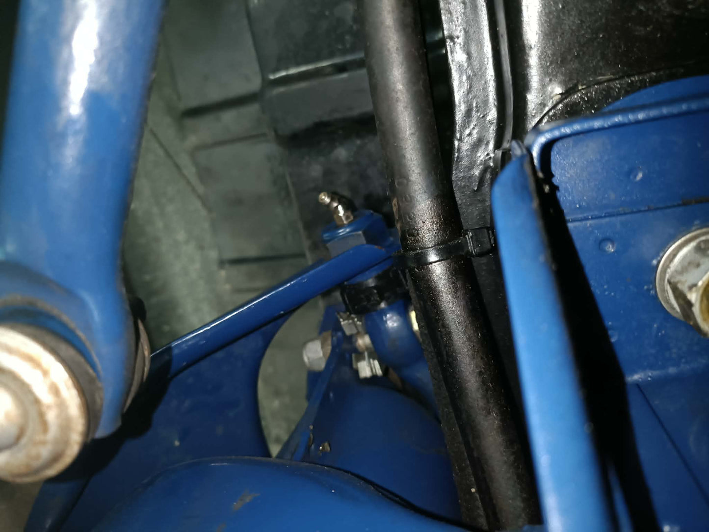Holden Split "Rubber" Boots to suit early ball joint front end