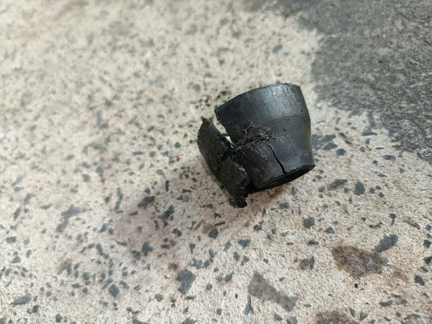 Holden Split "Rubber" Boots to suit early ball joint front end